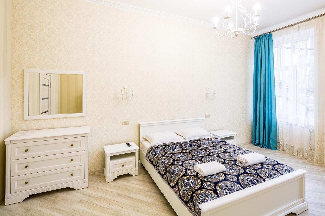 Leogrand Vip Apartments On Udatnogo 4 Lvov Exteriér fotografie